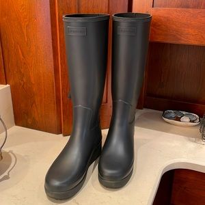 Hunter tall black rain boots
